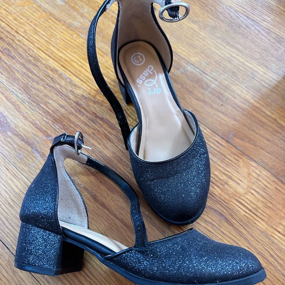 Girls black heels